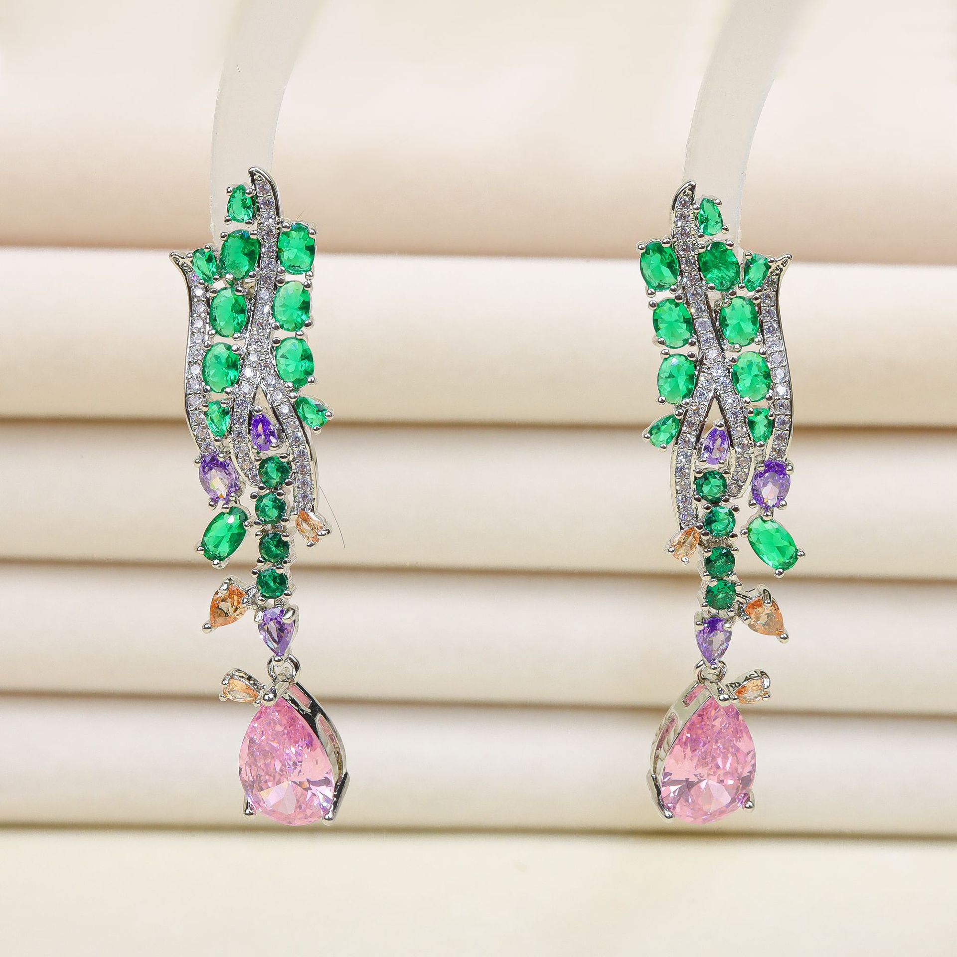 Elegant fuchsia earrings with zircon