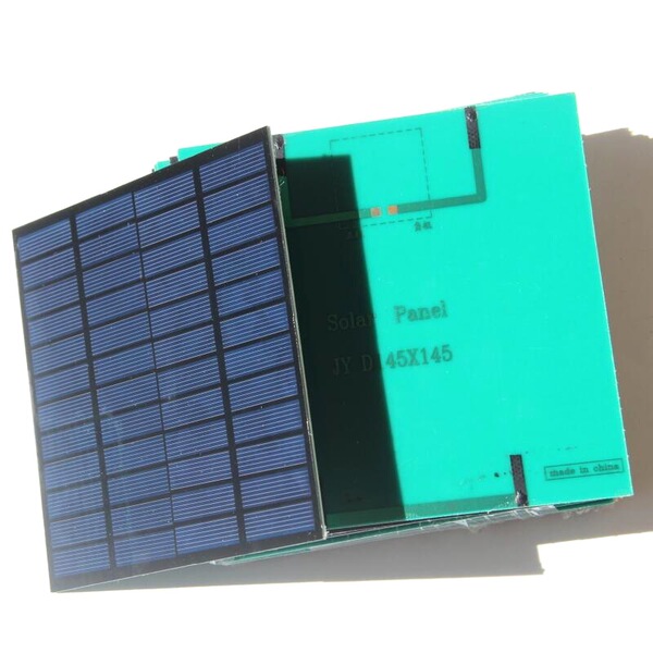 Battery solar-powered