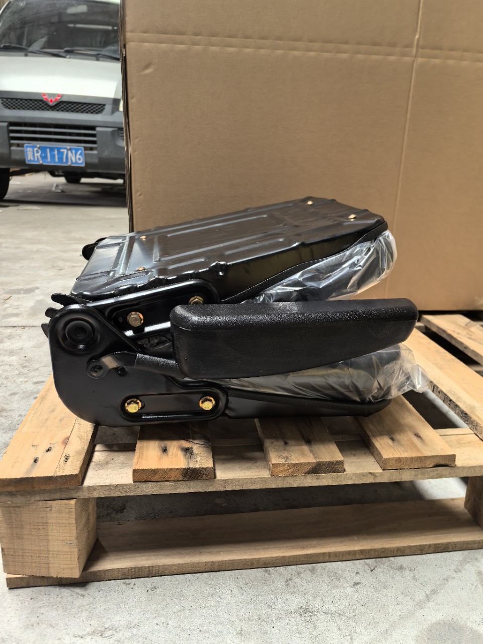 Small Loader Seat, Forklift Seat, Mini Excavator Seat, Construction Vehicle Seat, Agricultural Machinery Tractor Seat