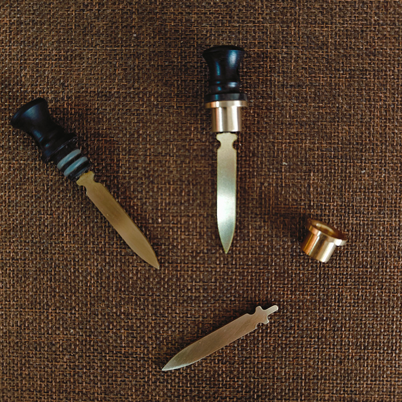 Sword-raising gourd blank, natural gourd accessories, inlaid hilt, antique sword, sandalwood plug, brass small sword, mini sword hilt