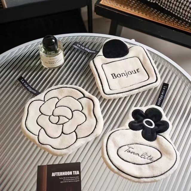 Chanel-Style Camellia Hand Towel for Bathroom, Kitchen, Hotel, Hangable, Absorbent, Ins-Style, High-End Feel
