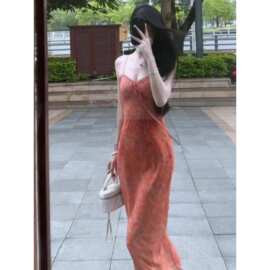 法式多巴胺浪漫碎花吊带连衣裙女2026夏季高级感收腰海边度假长裙