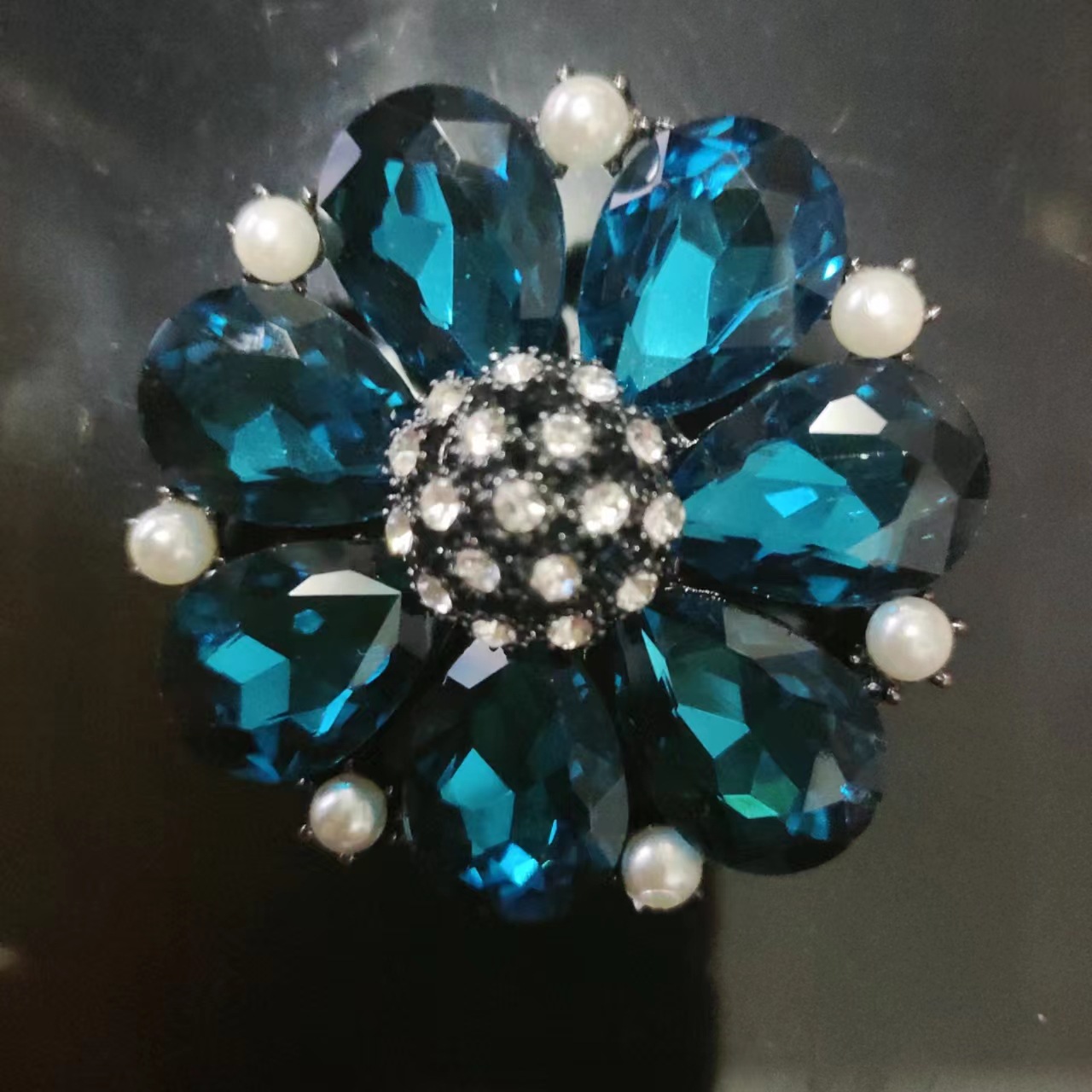 Elegant Pin Mouth Lips Flower Alloy Zircon Women's Silk Scarf Scarf Ring Corsage display picture 17