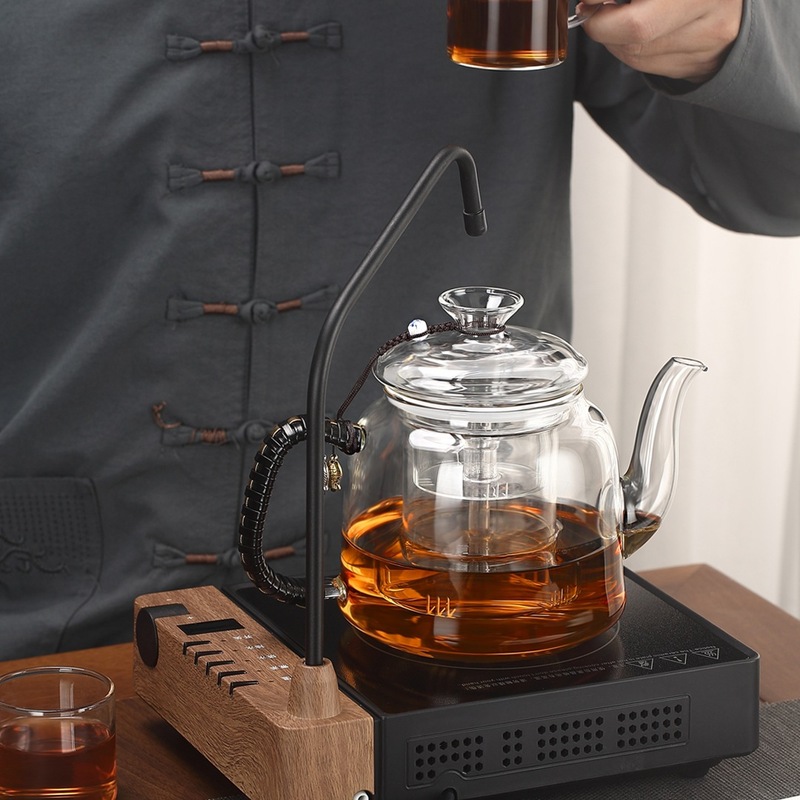 新商品の揚水一体電気陶炉で茶器を煮ます。|undefined