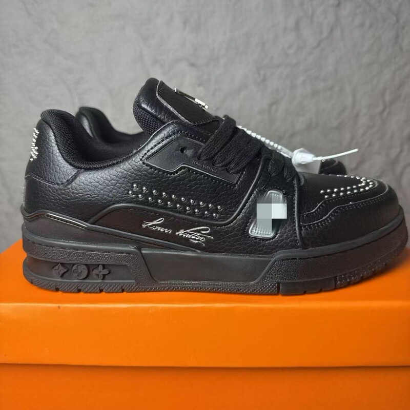 Fashionable Black and White Studded Sneakers, Height-Increasing Versatile Low-Top Sneakers, Aj1 Men's and Women's Sports Shoes, Free Shipping, Couple Style