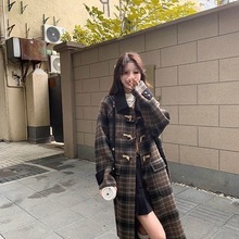 法式复古格纹毛呢大衣女冬新款宽松加厚牛角扣中长款过膝外套