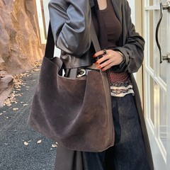 广州通勤女士托特包大容量磨砂牛皮腋下包2025新款大容量水桶包女