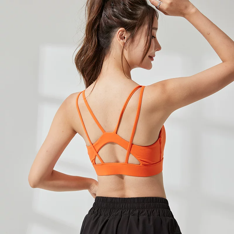 Fashionable universal top with cups, yoga clothing, tank top, shockproof sports bra for gym, city style
