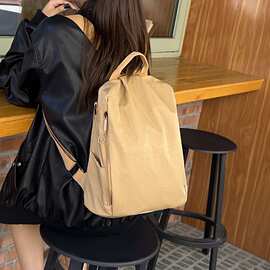 轻便尼龙背包女逛街时尚小众旅行背包休闲百搭简约文艺女双肩包