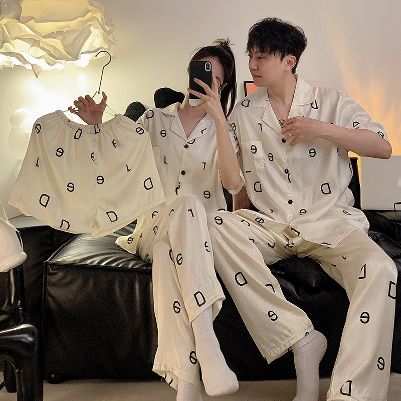 Japón Mickey pareja pijama mujer primavera y verano sensación de hielo fresco de manga corta ropa de hogar de hombre tres piezas conjunto