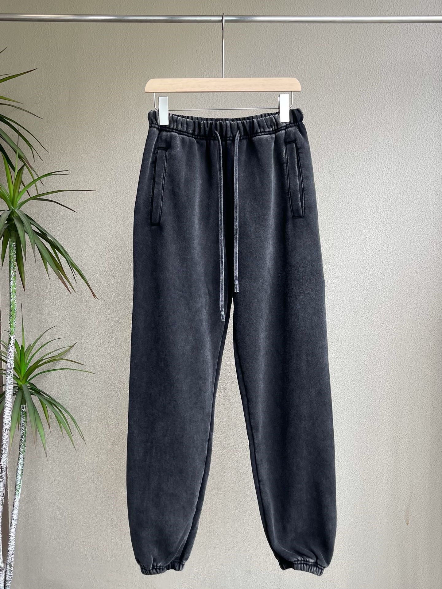 Pantalones de terciopelo 23SS en otoño e invierno Pantalones de terciopelo para hombre