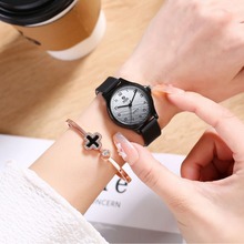 学生手表初中生女孩上课看时间ins风韩版简约森系小巧百搭考试用