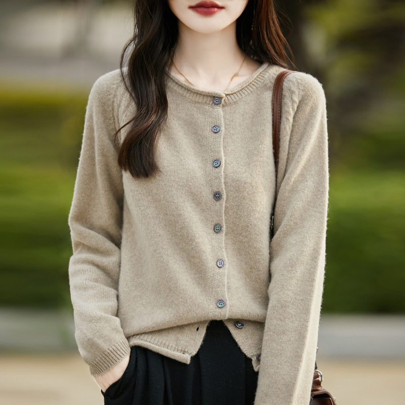 New Spring and Autumn Solid Color Round Neck Rolled Edge Wool Knit Cardigan for Women, Loose Fit Versatile Casual Sweater Coat New Spring and Autumn Solid Color Round Neck Rolled Edge Wool Knit Cardigan for Women, Loose Fit Versatile Casual Sweater Coat
