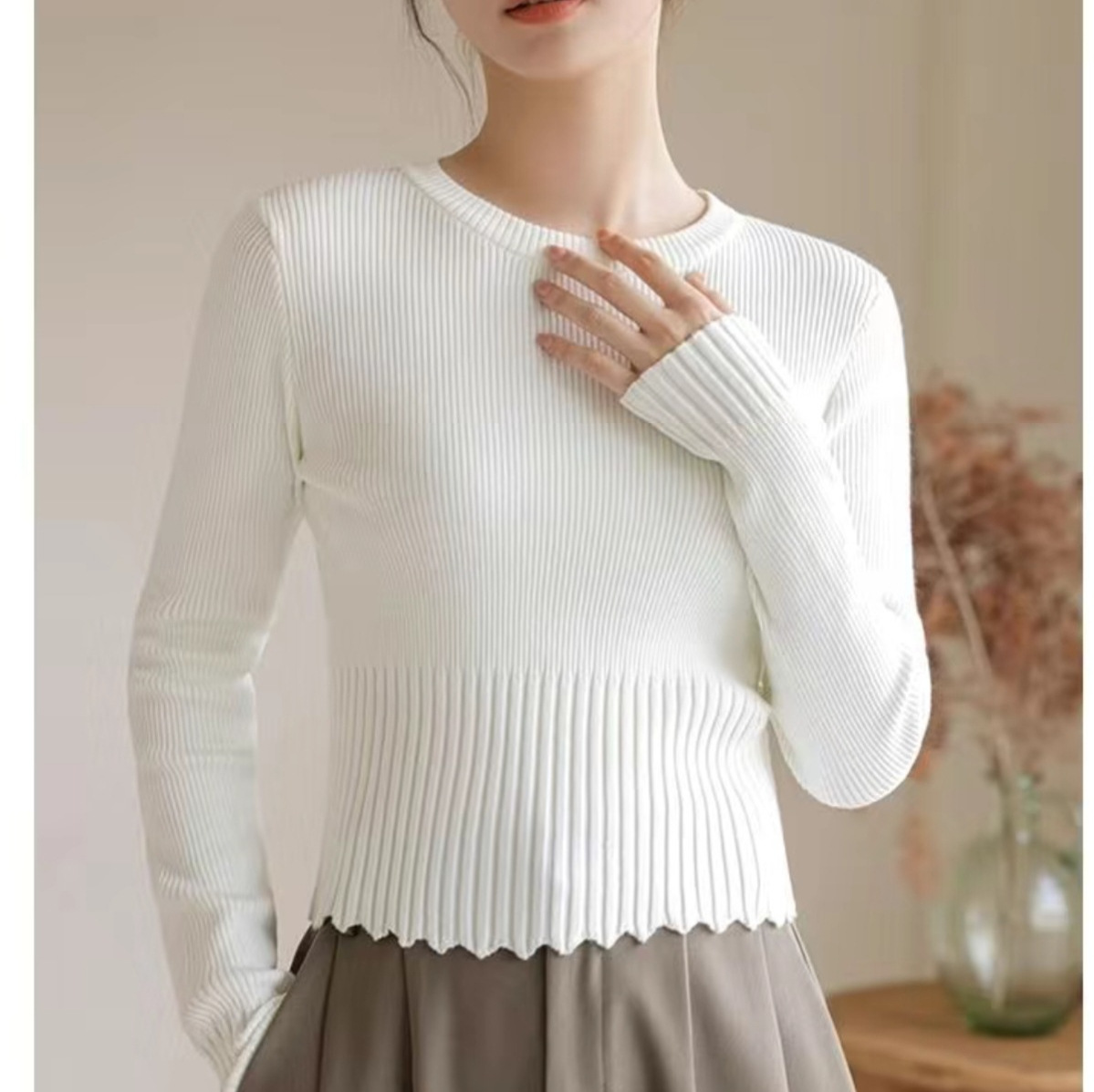 French-Style Gentle Waist-Slimming Knitted Sweater for Women, Spring Lace Design, Age-Reducing Short Base Shirt Top
