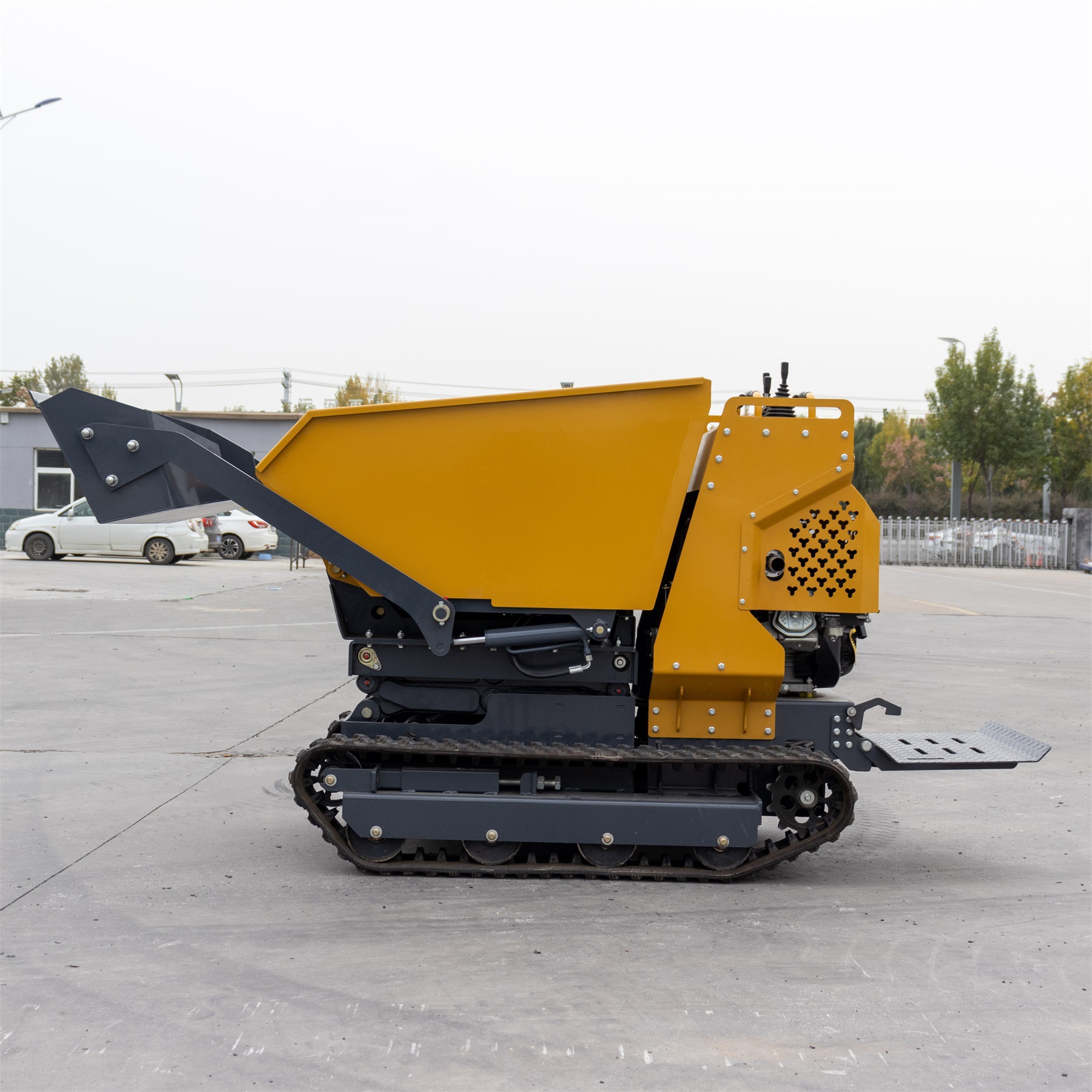 出口俄罗斯履带翻斗自卸车 果园大棚升降搬运车 多功能迷你运输机