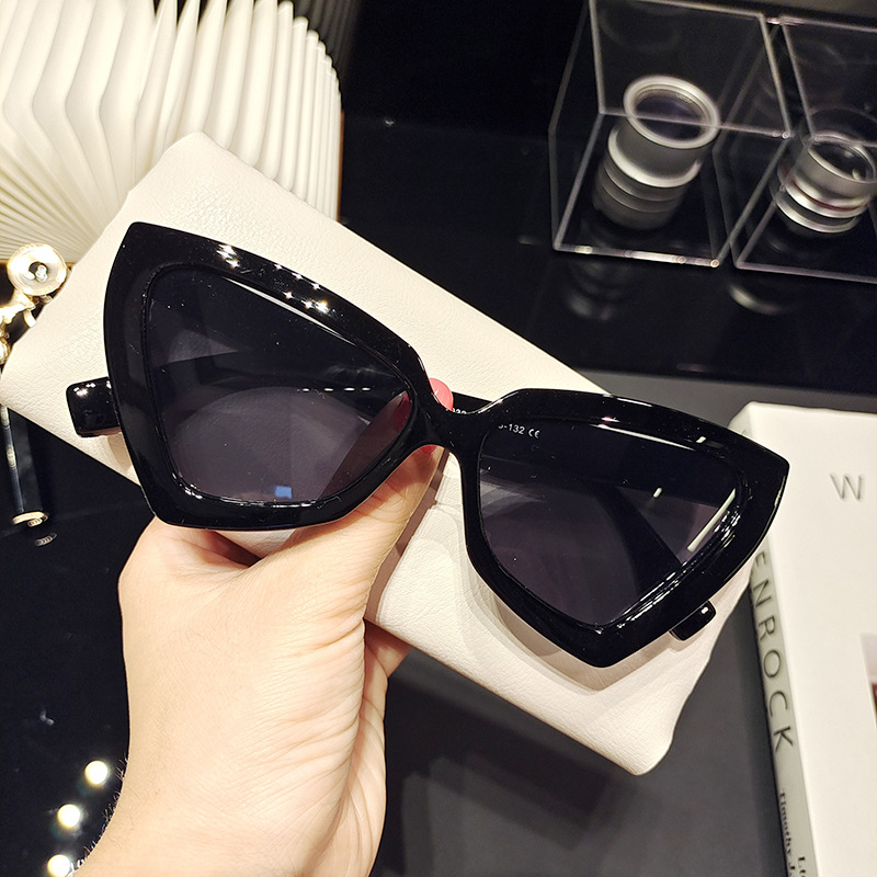 Retro Triangle Frame Jelly Color Sunglasses Wholesale Nihaojewelry display picture 4