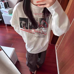 純綿の白い長袖のtシャツの女性の新型の爆発金は春秋アメリカのゆったりしている大きいサイズの早秋のtシャツの中で上着を掛けます。