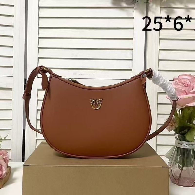 新品 ピンク* 同チェーン スワローバッグ シルクスキン 本革 ショルダー クロスボディ エンボス加工 脇下 レディース フライングバード 89215|undefined