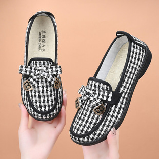 Spring and Autumn Old Beijing Cloth Shoes New Bean Shoes Women's Soft Sole Casual Slip-on Middle-aged and Elderly Mother Shoes Factory Outlet