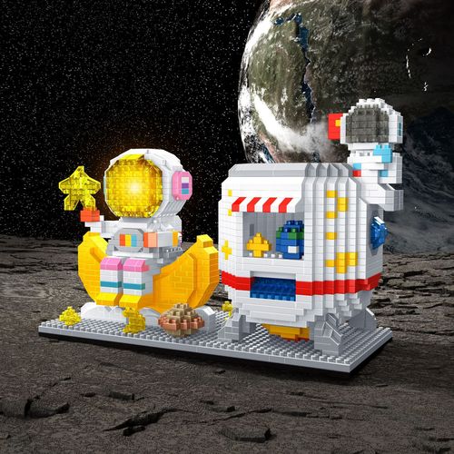 Wholesale Dropshipping Small Particle Block Assembly Building Cartoon Figure Student Pen Holder Office Desk Ornament