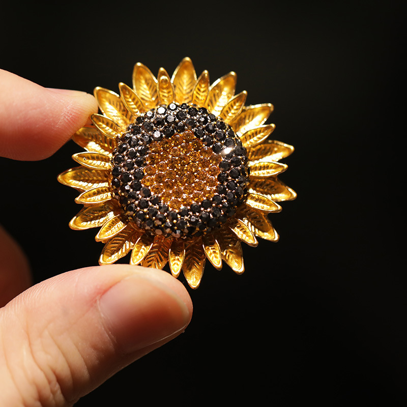 Van Gogh sunflower brooch, high-end full diamond retro sunflower pin, artistic accessories gift_voghion.com