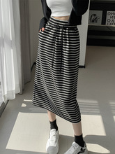 条纹显瘦半身裙女秋冬季2024新款高腰毛巾布慵懒风中长款百搭裙子
