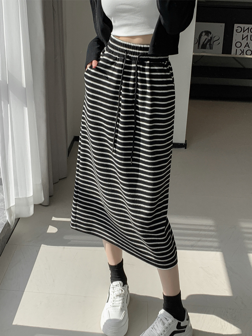 条纹显瘦半身裙女秋冬季2024新款高腰毛巾布慵懒风中长款百搭裙子