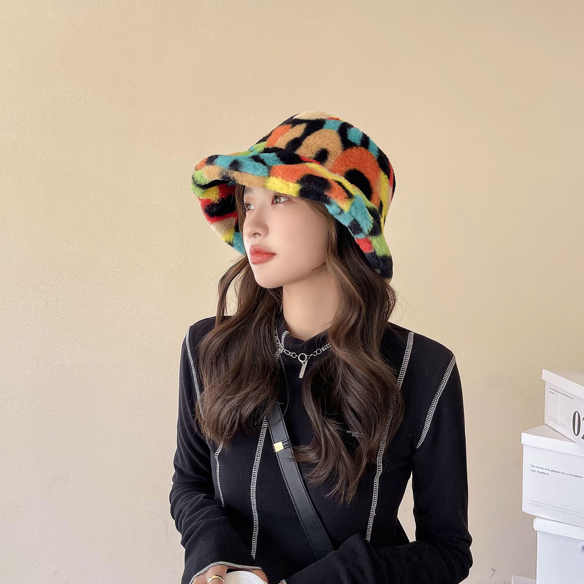 High-profile Figure Ht Hat Female Autumn And Winter Korean Fashion All-matching Fisherman Hat Lamb Wool Winter Suitable For Round Faces Plush Bucket Hat display picture 16