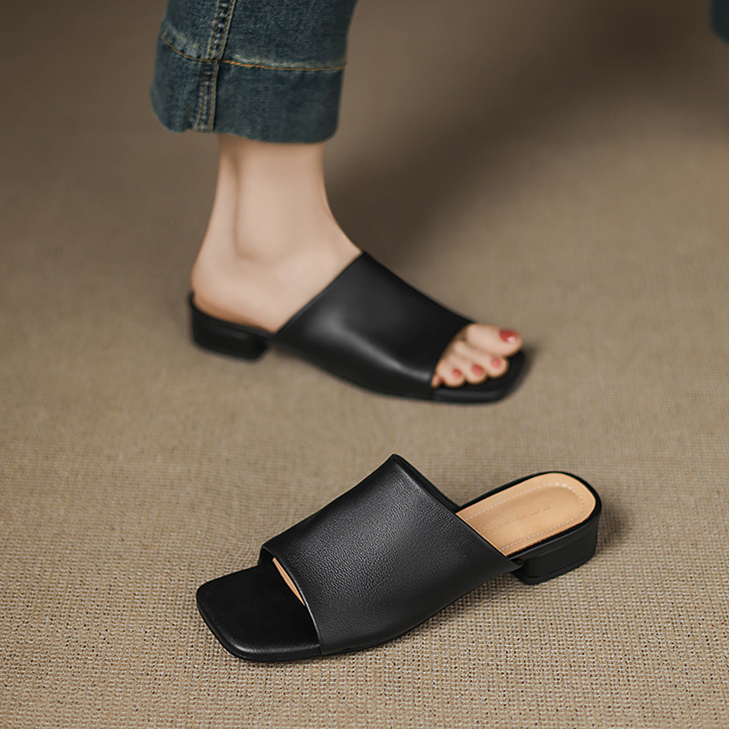 Sandal hở mũi nữ gót thấp quai ngang đế bằng 2,5 cm — Hạnh sắc (cao 2,5 cm)