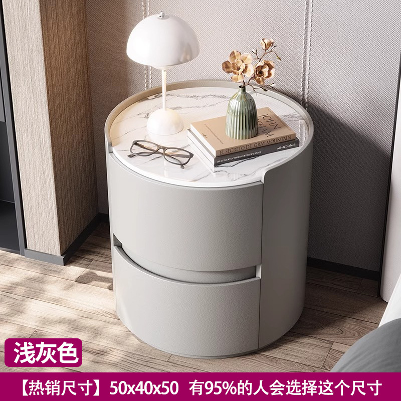 밝은 회색