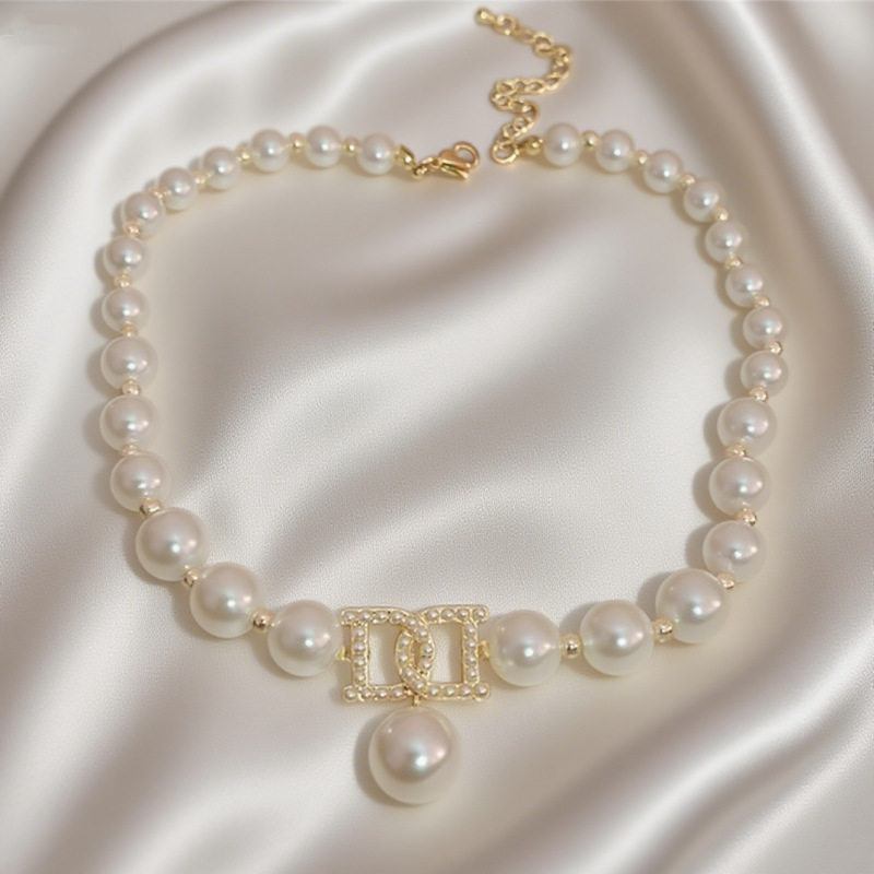 44 # Collar con letra A5033