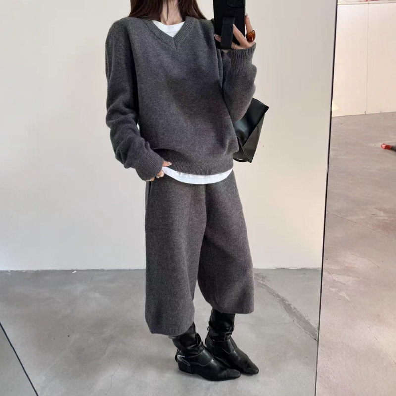 简约高级感针织套装女秋冬新款时尚休闲V领套头上衣+七分裤两件套|undefined