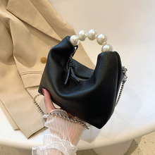 复古感少女减龄珍珠手提饺子包2022新款流行时尚链条单肩斜挎包