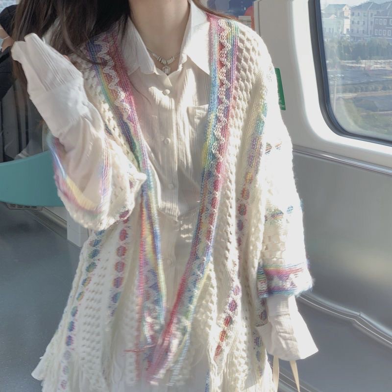 Scialle in maglia stile etnico con lacci design traforato_voghion.com
