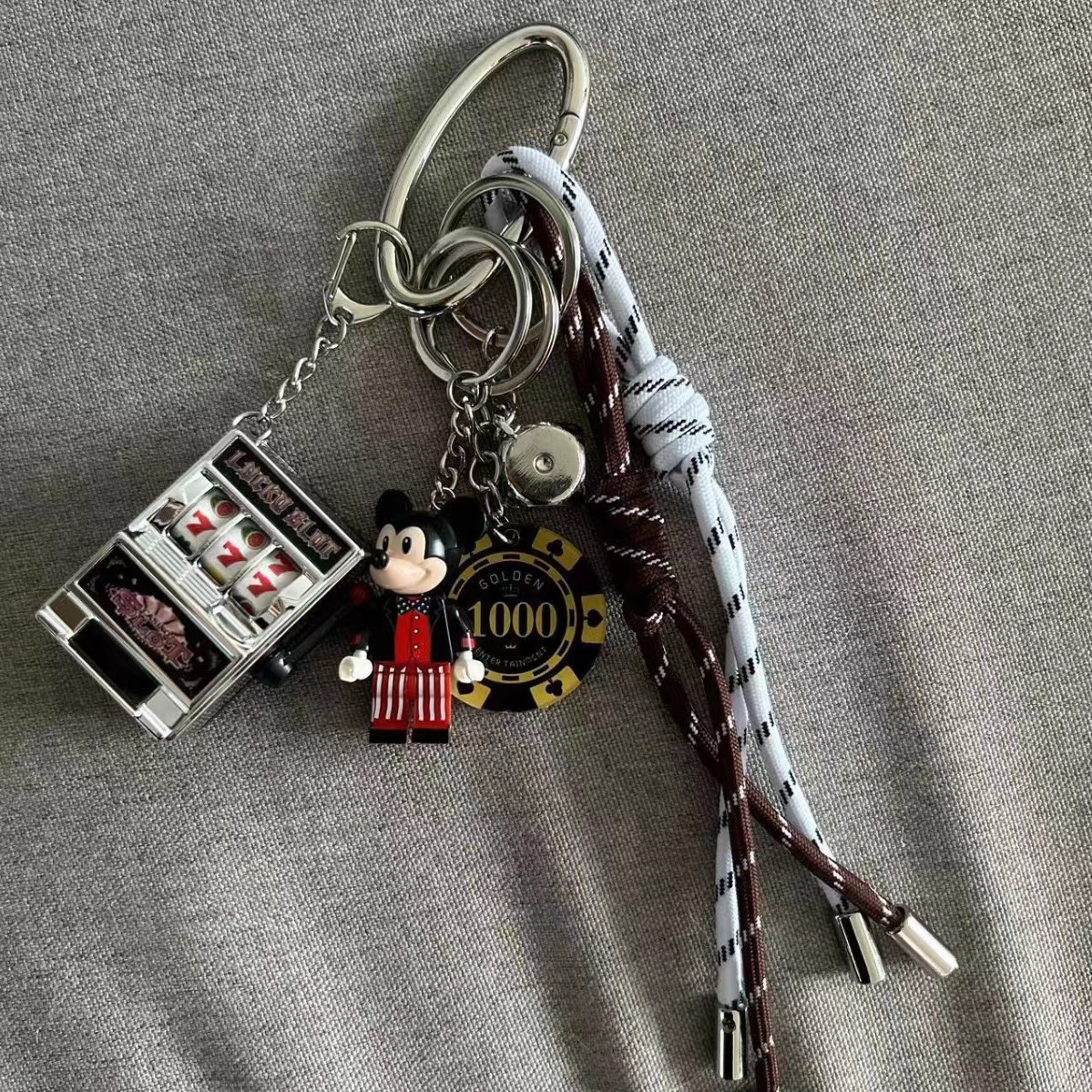 Mickey chips brown and white rope (oval buckle)