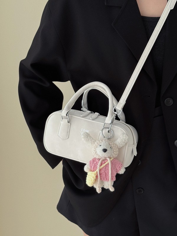 Bolso de diseño de nicho para mujeres primavera-verano 2026 nuevo estilo de moda bolso de hombro casual bolso de bolos de mano coreano