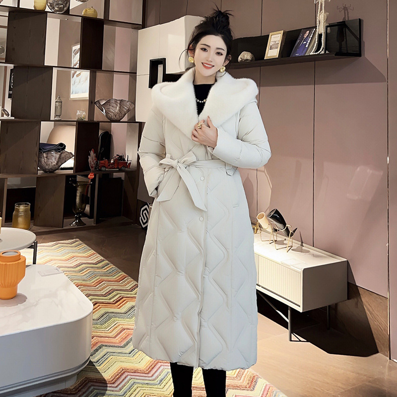 2025 invierno nuevo estilo largo temperamento cálido con solapa de pluma de algodón para mujeres delgadas dos mangas desmontables abrigo