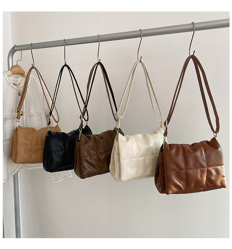 Autumn And Winter Solid Color Messenger Bag Wholesale display picture 7