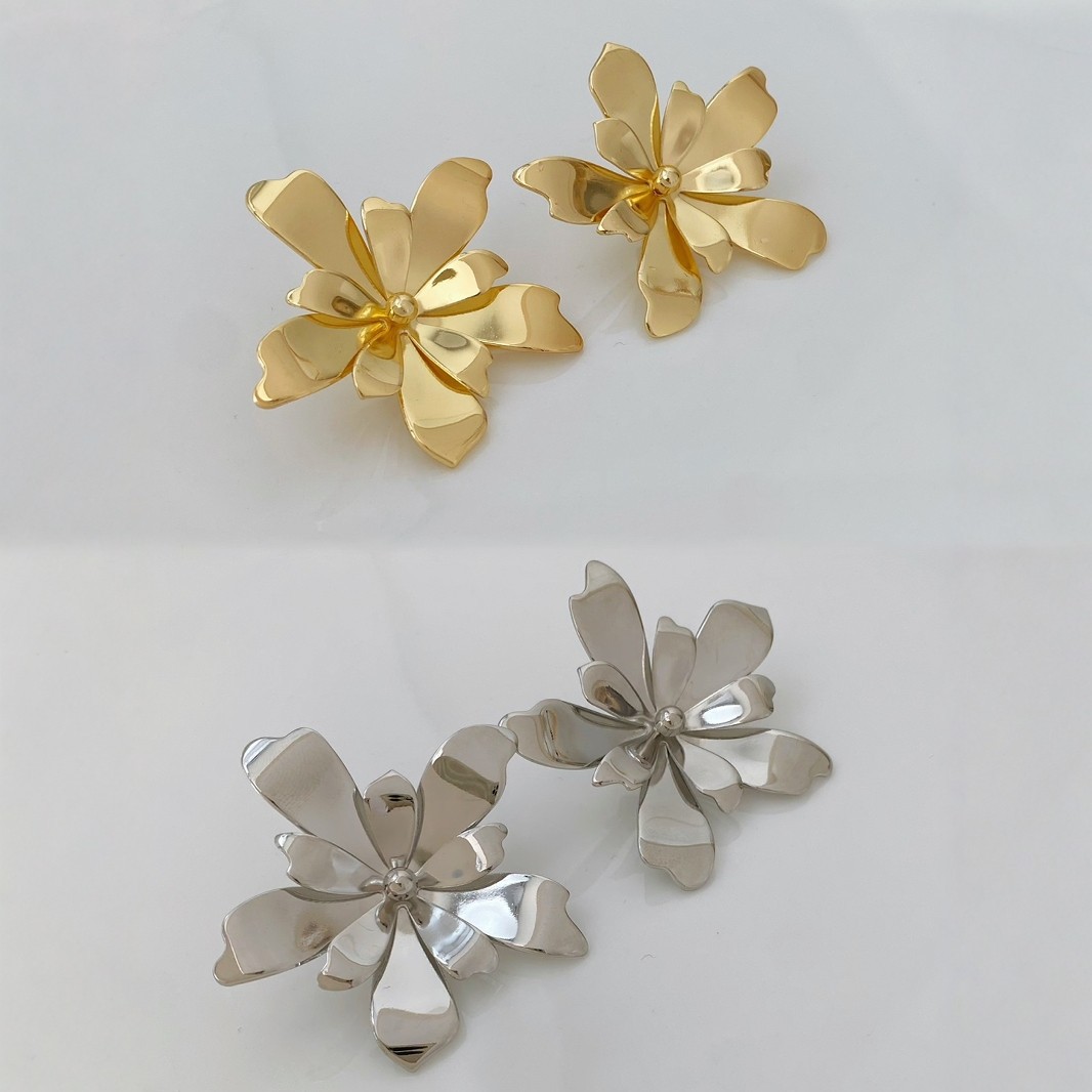 Ear Studs Classification 1 Pair Quantity Casual, Banquet, Party Occasion 1 Pair Exaggerated Flower Plating Copper 18K Gold Plated Ear Studs