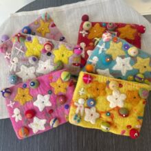 尼泊尔手工羊毛毡零钱包ins风手拿包个性文艺收纳包可爱星球卡包