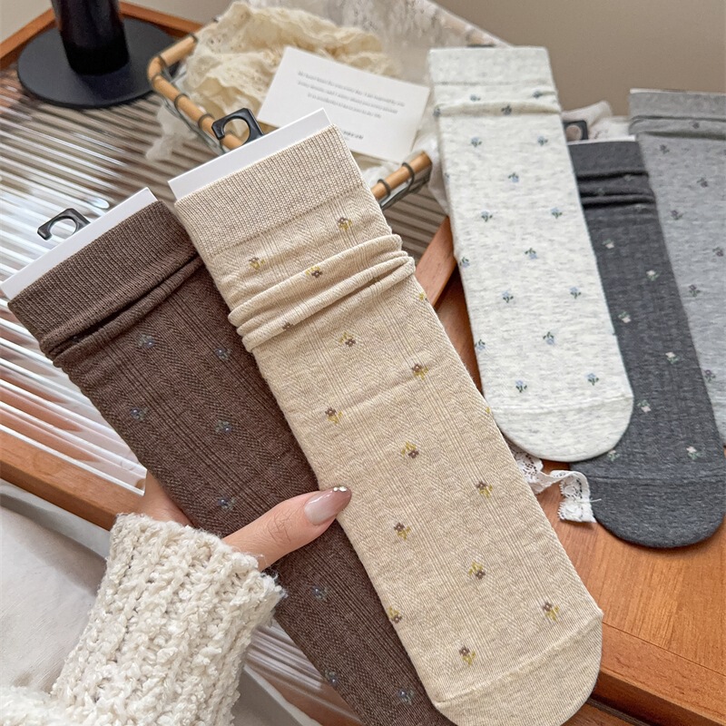 Autumn and Winter Socks for Women, College Style, Light Retro, Small Floral Mid-Length Socks, Wholesale Plain Cotton Socks