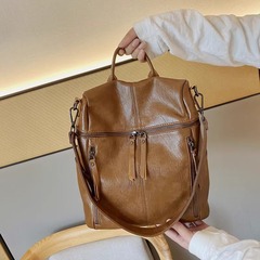 高级感2025新款双肩背包女流行百搭便携单肩实用便携大容量旅行包