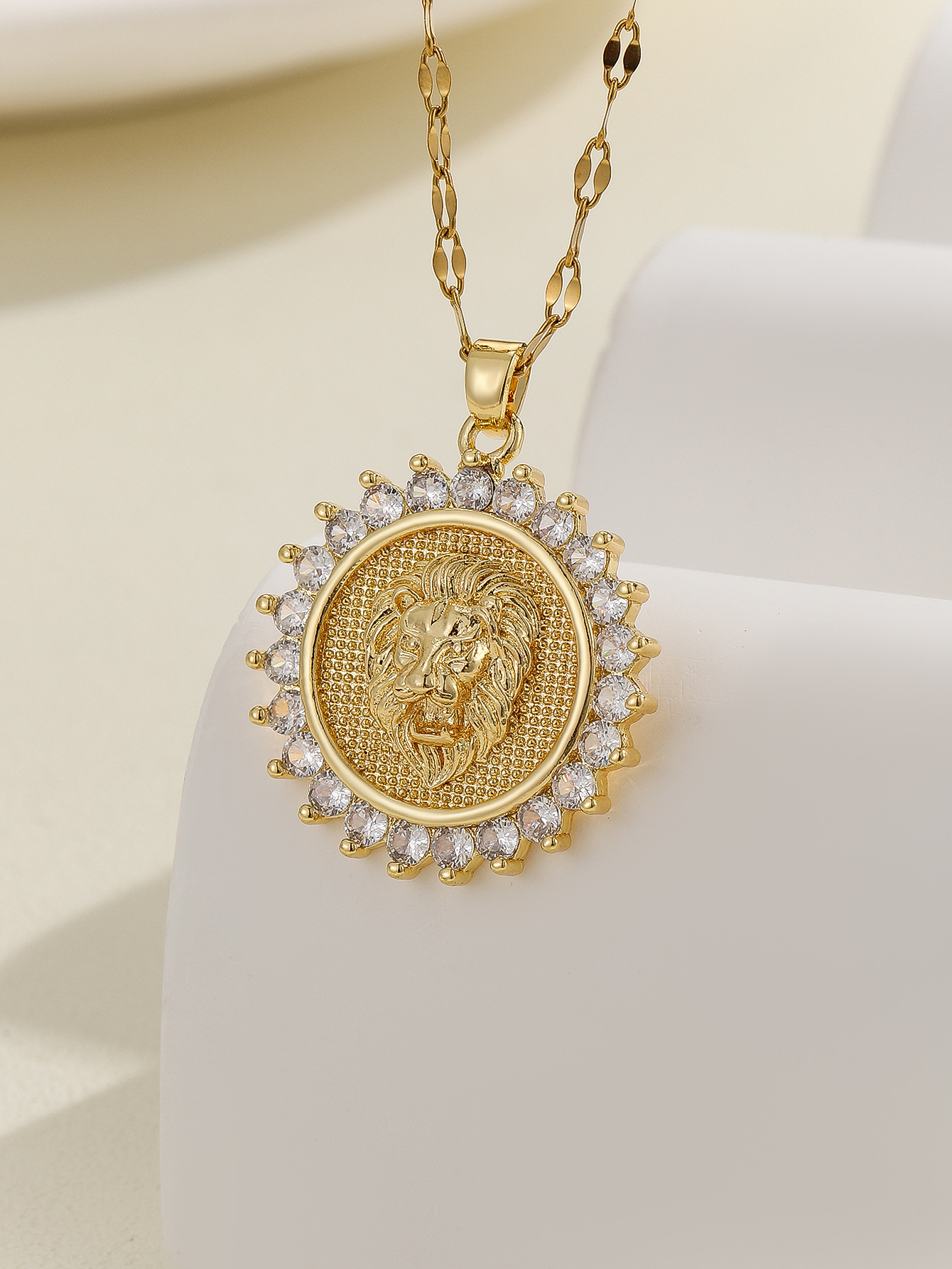 12g Weight Copper Pendant Material Zircon Inlay Material Pendant Necklace Classification Copper Chain Material 1 Piece Quantity Holiday, Daily Occasion Copper Material Human, Virgin Mary, Oval Pattern Women's Gender Inlay Design IG Style Style Copper Inlay Human Virgin Mary Oval Zircon Pendant Necklace 40