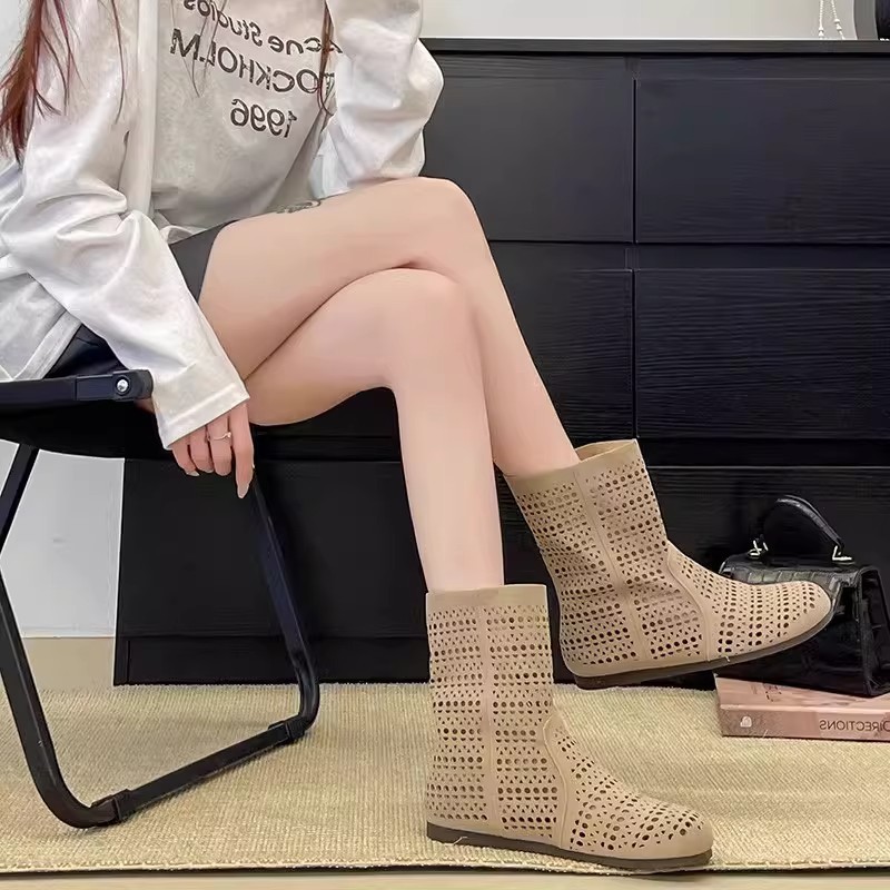 Fuego explosivo cómodo ventilador plano hueco botas Martin para mujeres red 2026 nuevo ventilador versátil agujero botas cortas zapatos individuales