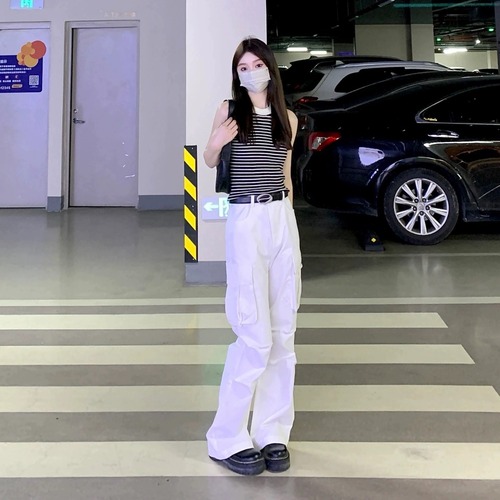 Korean simple, versatile and high-end contrasting striped halter neck sweater, new slim fit, slimming and age-reducing vest top