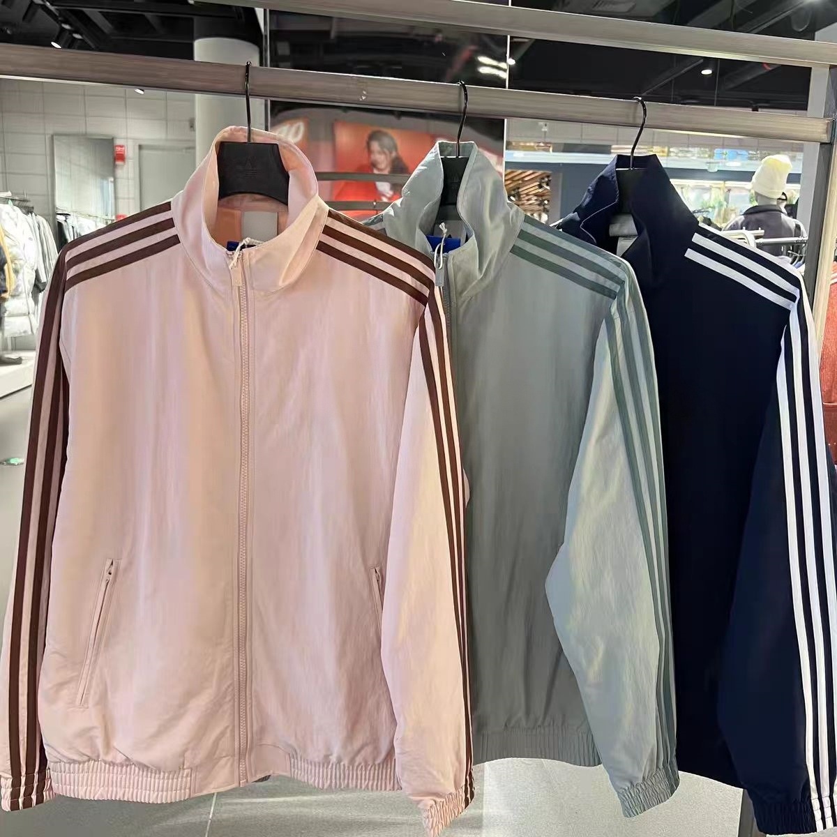 Popular three-piece spring and autumn sports jacket for men and women, stand-up collar, windproof, running training jacket, striped design