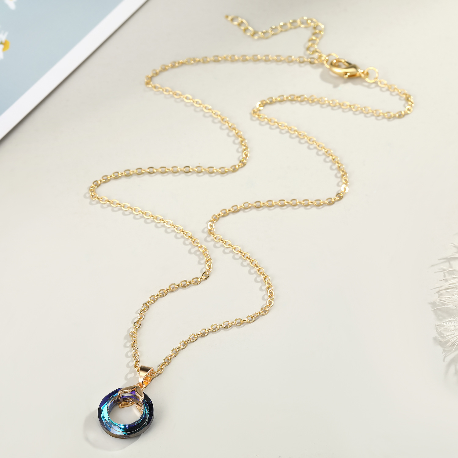 new fashion color round crystal imitation resin necklace