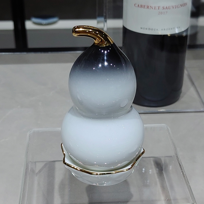 ホテルクラブ高級ボーンチャイナ食器、金縁クリエイティブ白黒プレート、ボーンチャイナプレート、羽根ボウル、スプーン、カップ、箸、テーブルセット|undefined