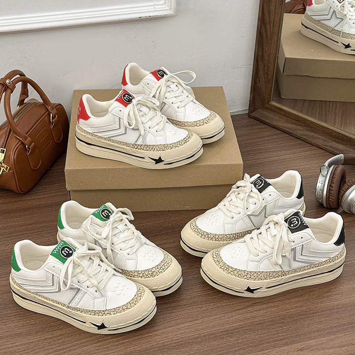 Casual Thick-Soled Women's Shoes 2026 Autumn New Hong Kong Style Casual Versatile American Retro Distressed Tennis Sneakers