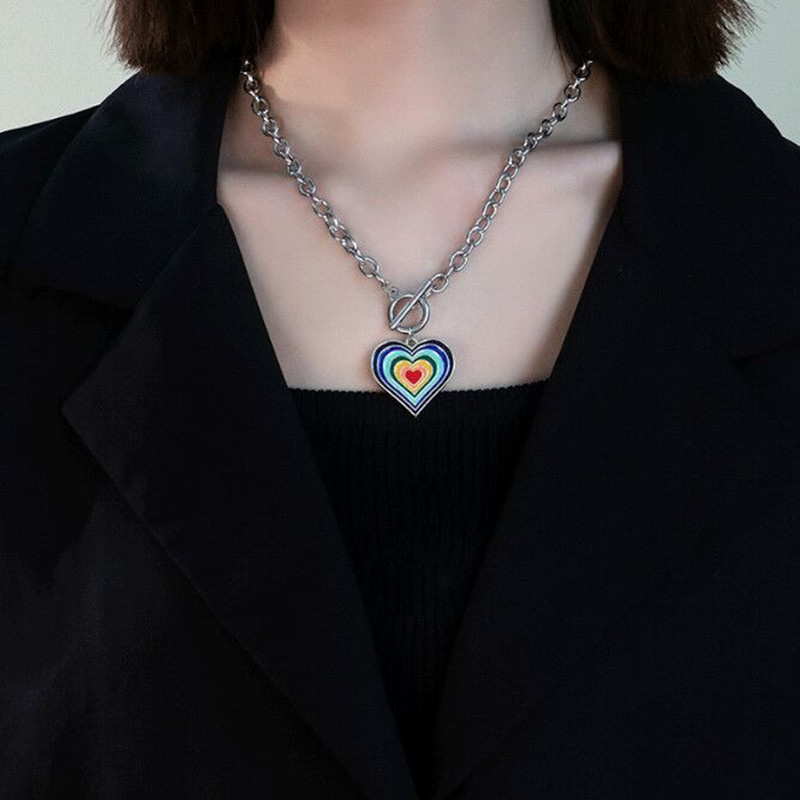 Mode Arc-en-ciel Forme De Cœur Fleur Alliage Émail Femmes Collier display picture 2